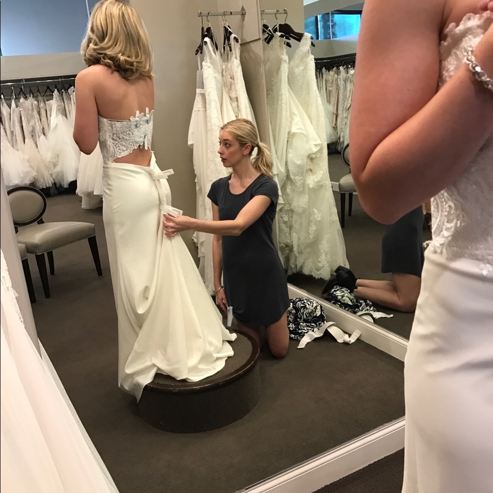 Paloma Blanca 2017 wedding dress